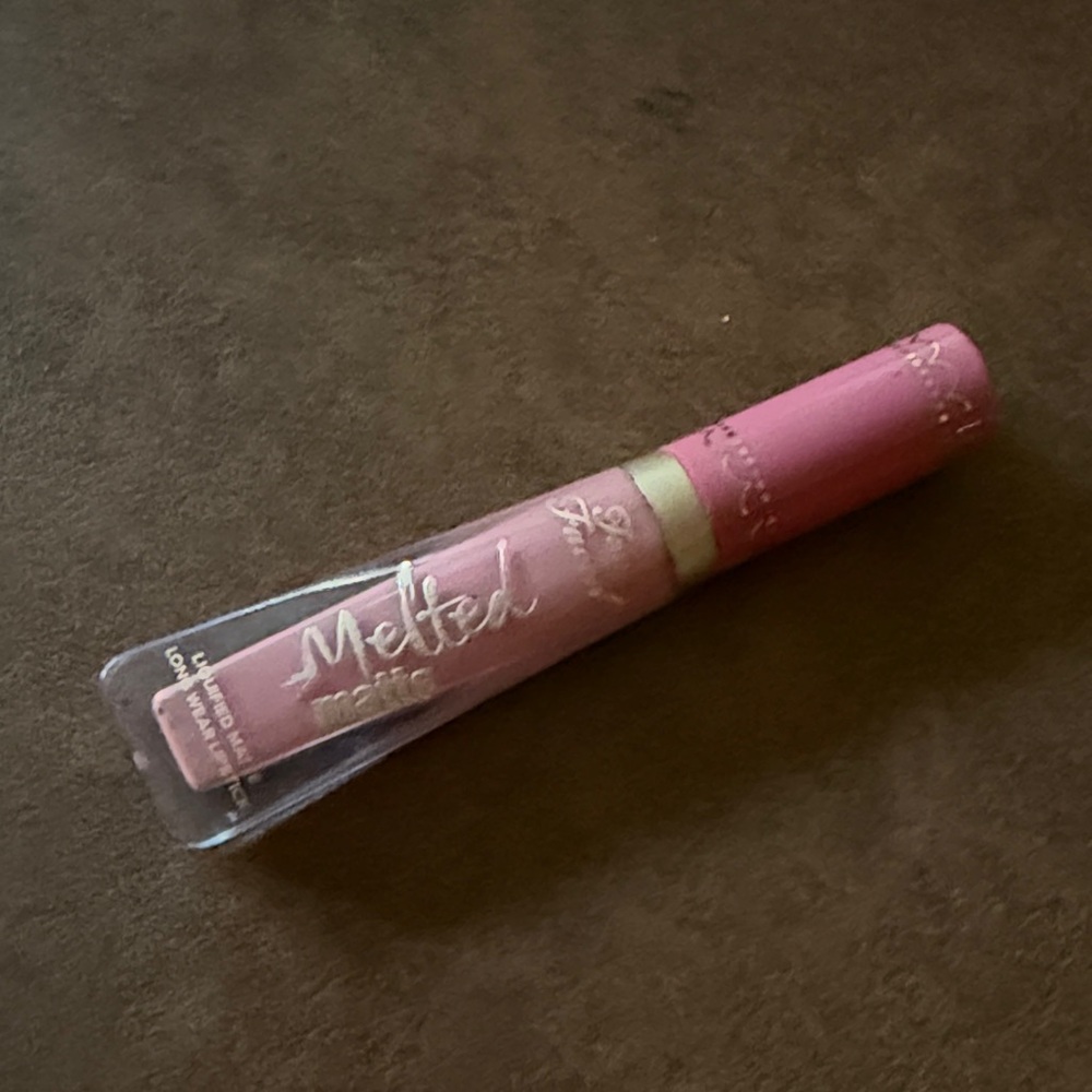Too Faced Melted Matte Lipstick - Soft Pink freshly baked NEW